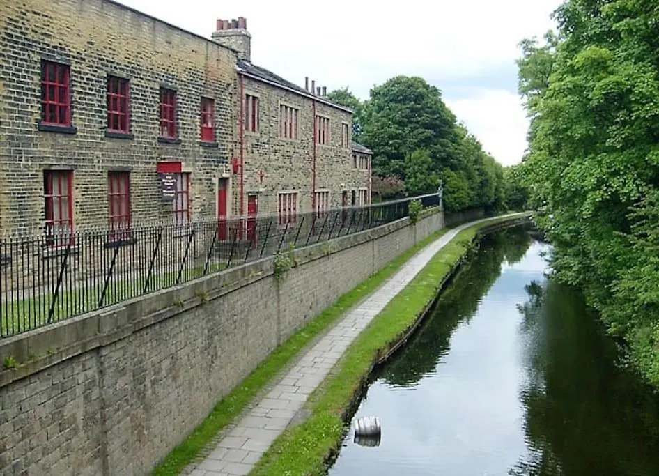*F4Gh For Your Most Relaxed & Cosy Stay + Free Parking + Free Fast Wifi * Leeds  Lägenhet